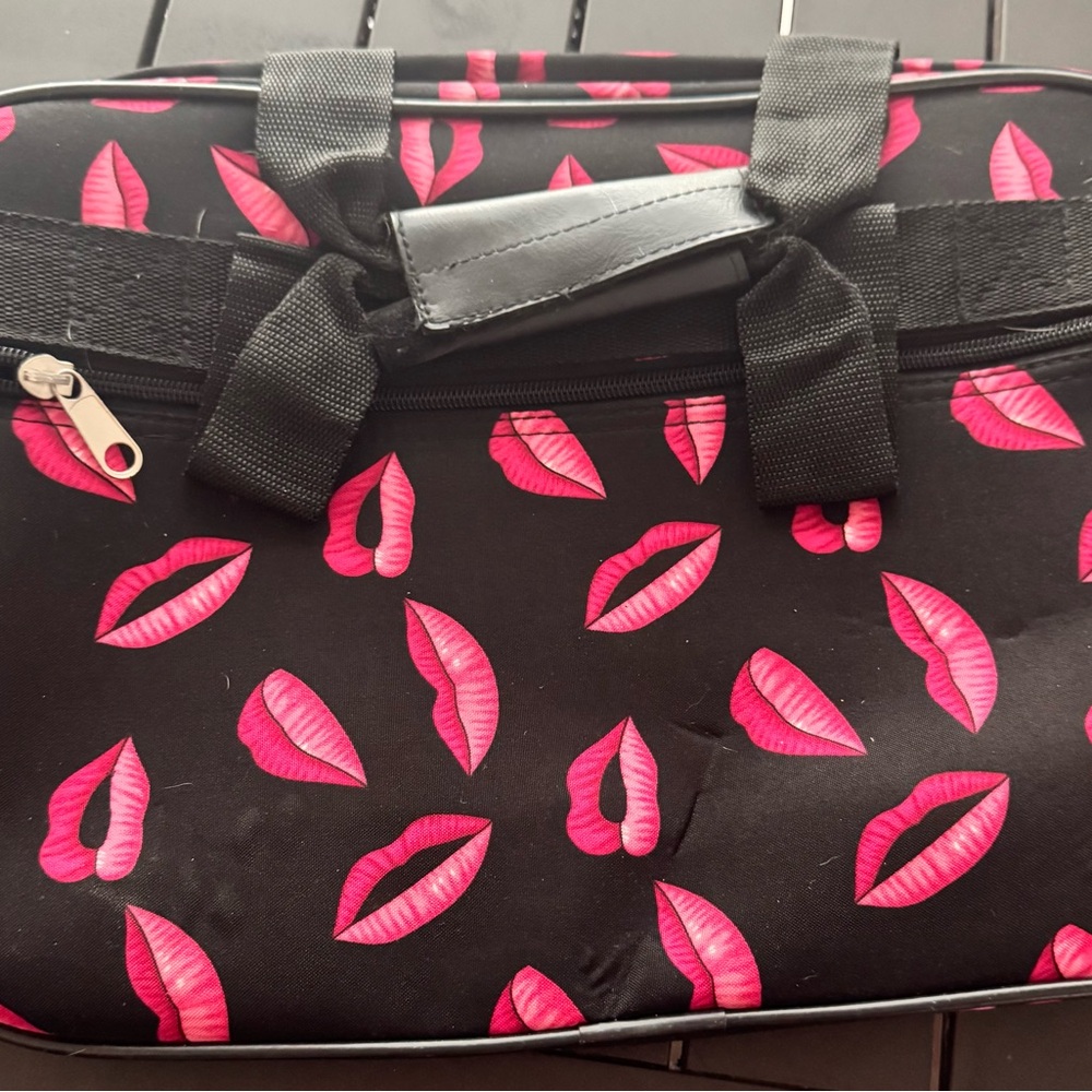 Stylish Black and Pink Lips Women's laptop computer messenger Bag